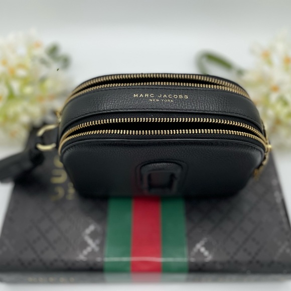 Marc Jacobs Shutter Crossbody Bag - Picture 3 of 4